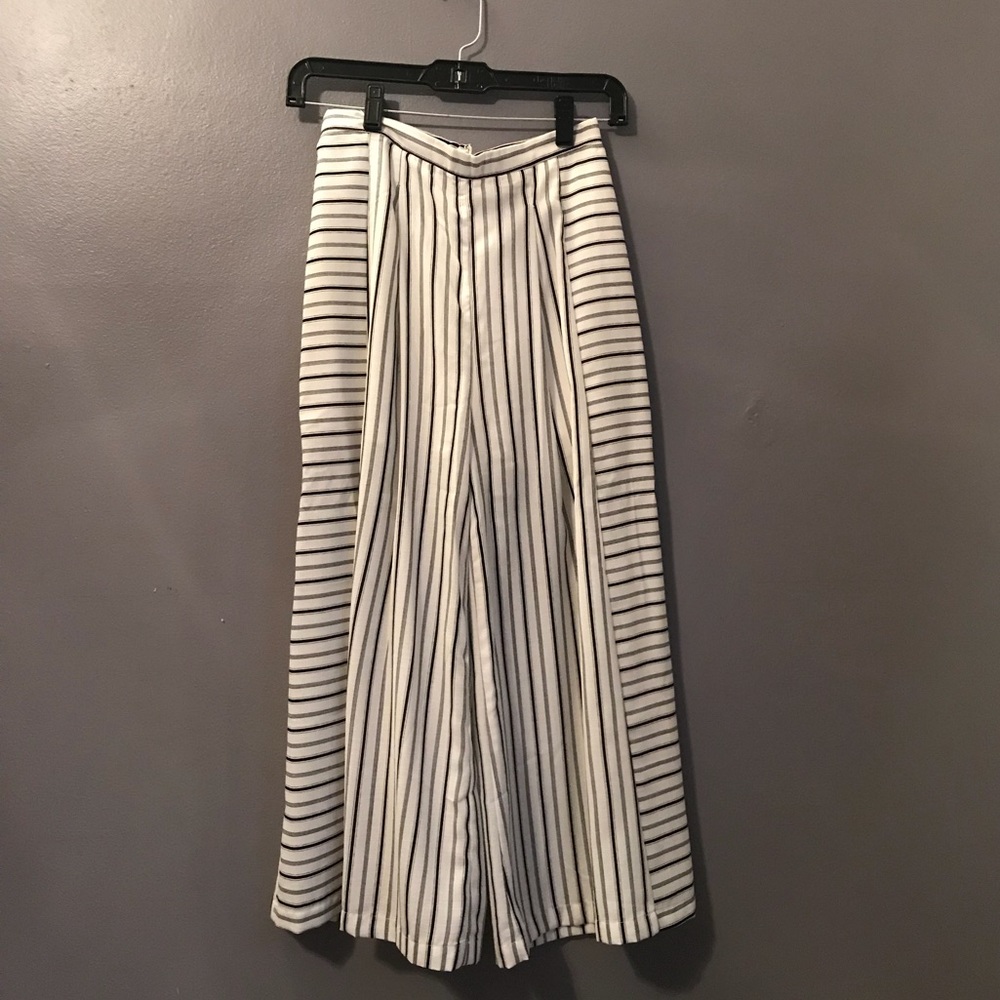 Cropped Flare Linen Pants